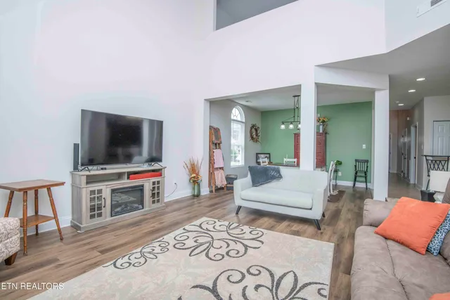 $349,000 | 700 Willington Place, Loudon, TN 37774