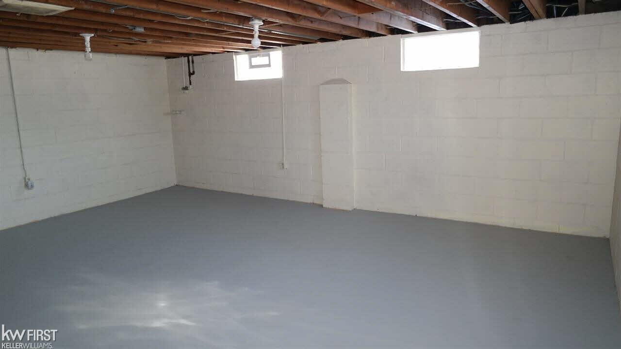 3617 Miller Road Flint, MI 48503 - Photo 18 of 26 21425305-17.JPG