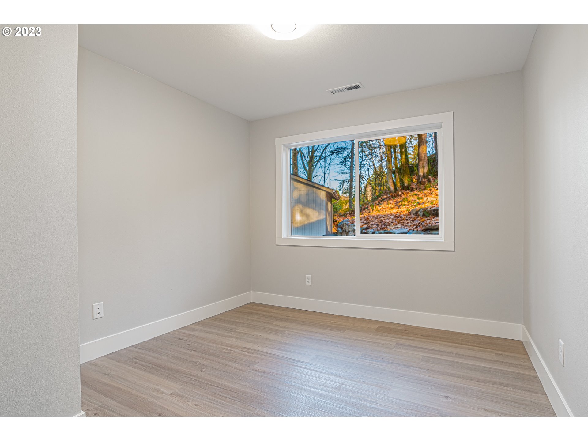 4001 Southeast Crown Road Camas, WA 98607 - Photo 16 of 43 Gallery Image 16