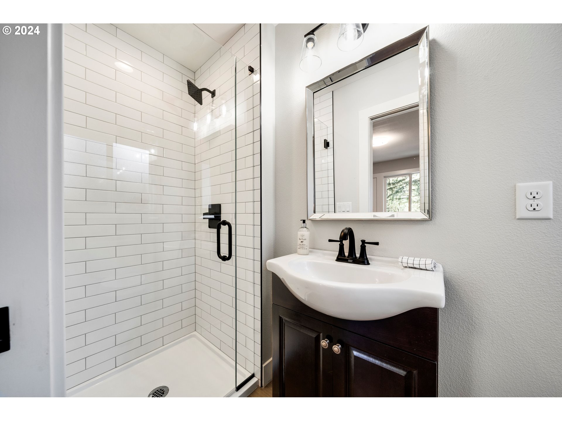 4001 Southeast Crown Road Camas, WA 98607 - Photo 29 of 43 Gallery Image 29