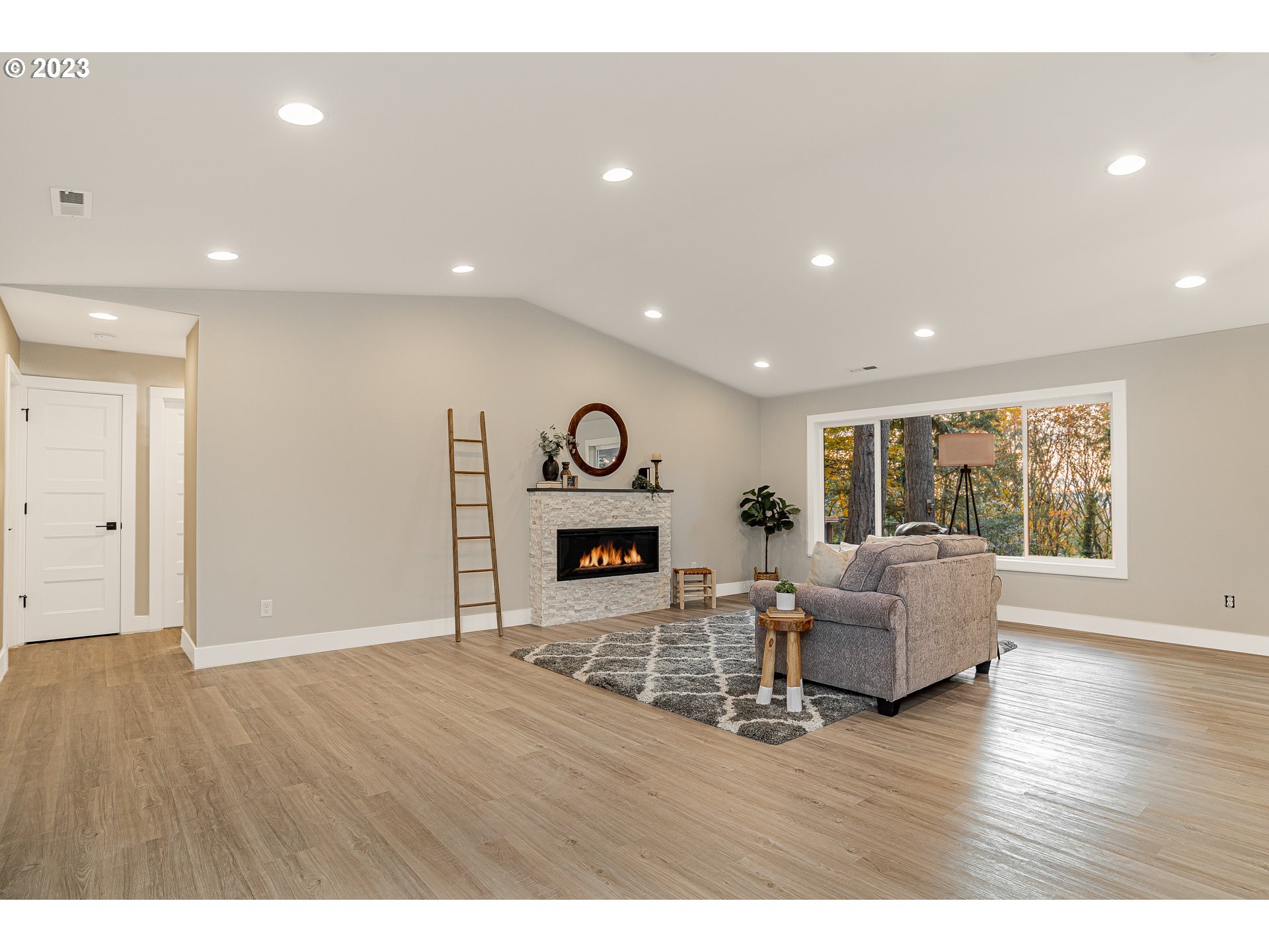 4001 Southeast Crown Road Camas, WA 98607 - Photo 4 of 43 Gallery Image 4