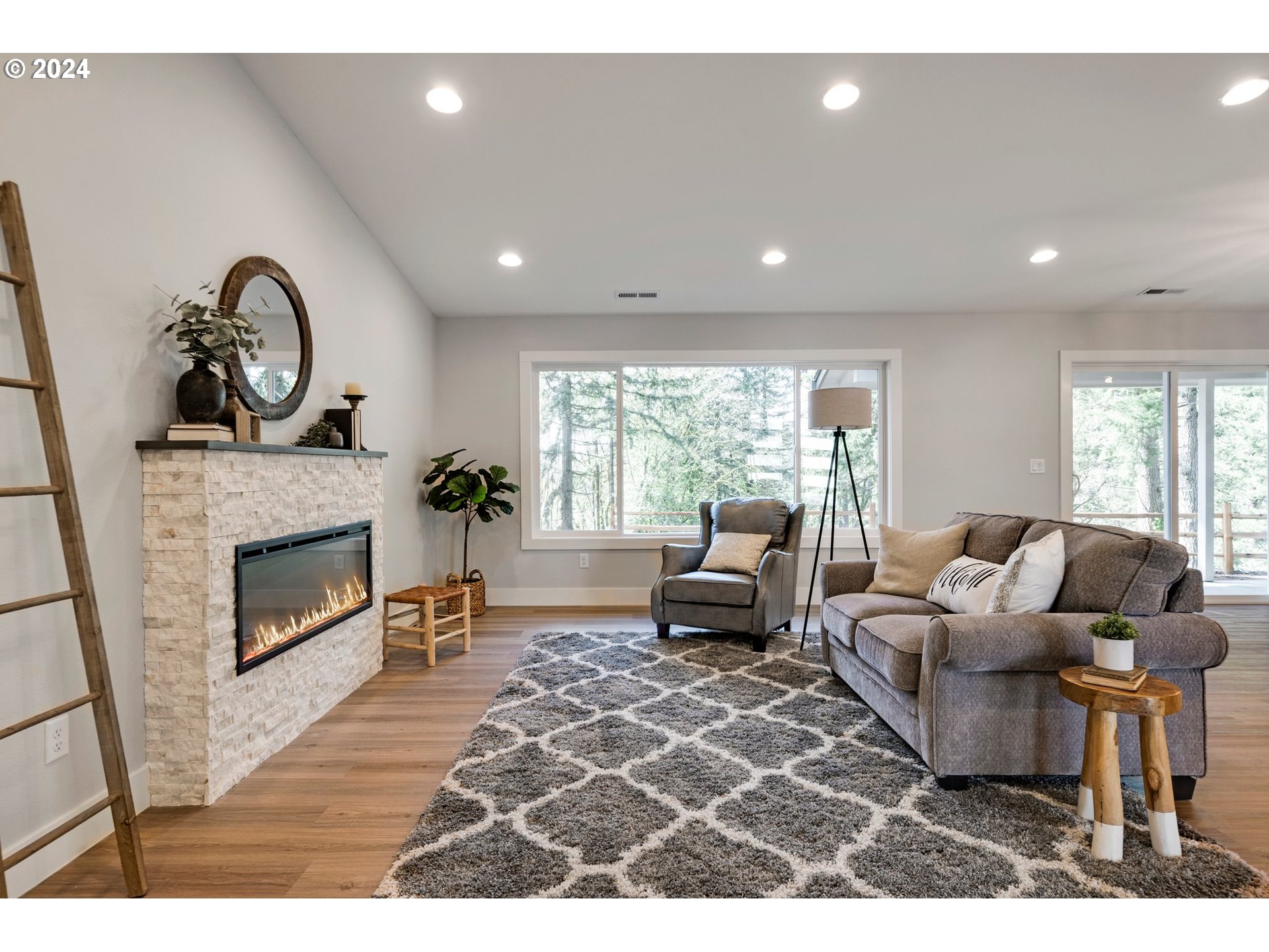 4001 Southeast Crown Road Camas, WA 98607 - Photo 5 of 43 Gallery Image 5