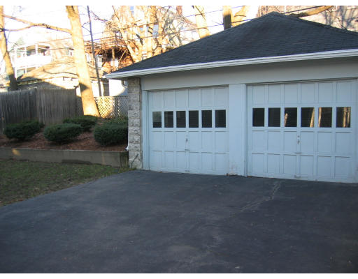 73 Grozier Road Cambridge, MA 02138 - Photo 3 of 13 Gallery Image 3