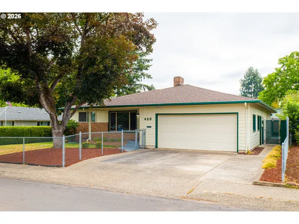 $400,000 | 425 West Maple Street, Roseburg, OR 97471