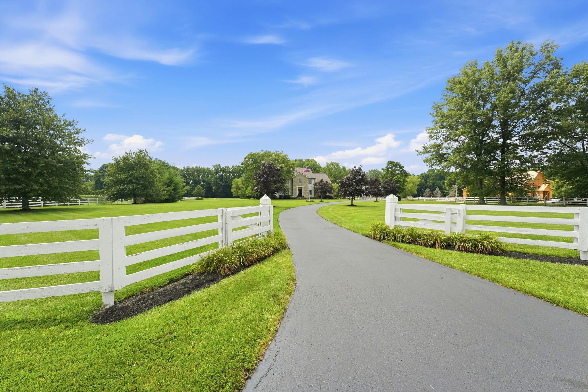 1835 Dixon Road Southwest Blacklick, OH 43004 - Photo 3 of 113 88-web-or-mls-1835-dixon-rd-sw