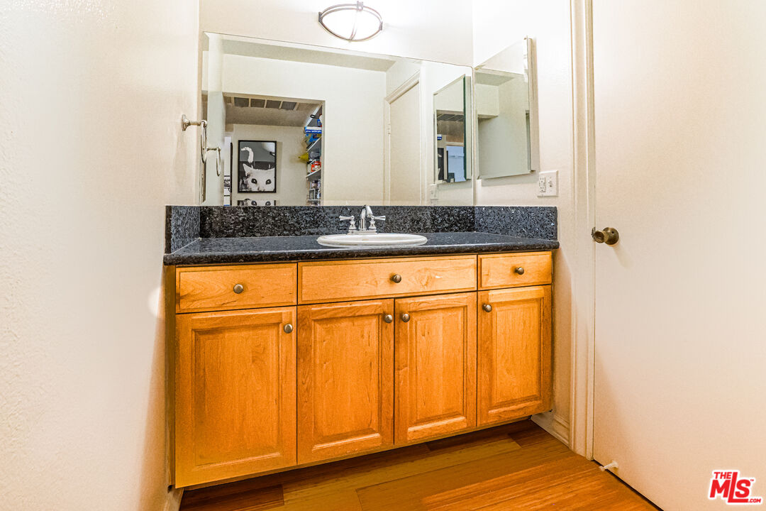 8105 Raintree Circle Culver City, CA 90230 - Photo 10 of 17