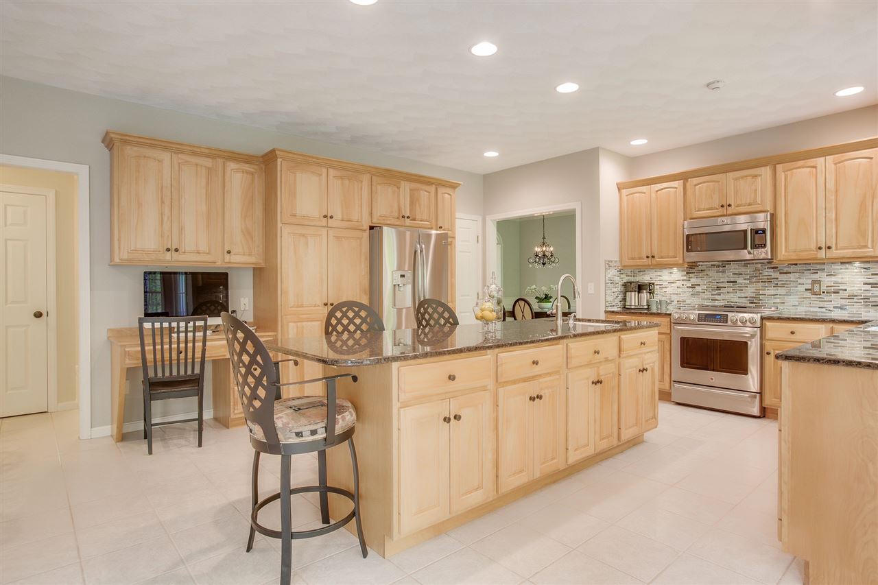 10 Greenway Road Windham, NH 03087 - Photo 16 of 38