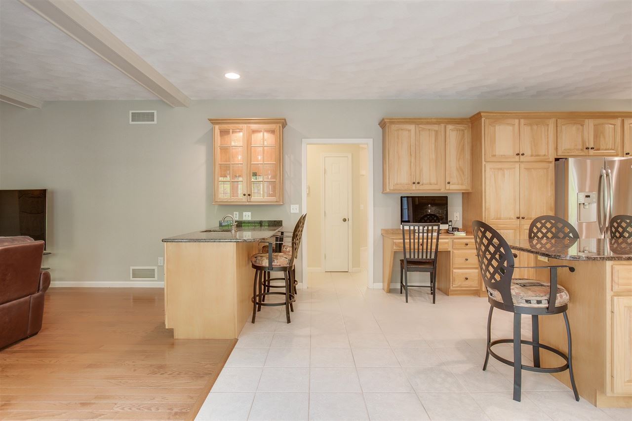 10 Greenway Road Windham, NH 03087 - Photo 17 of 38