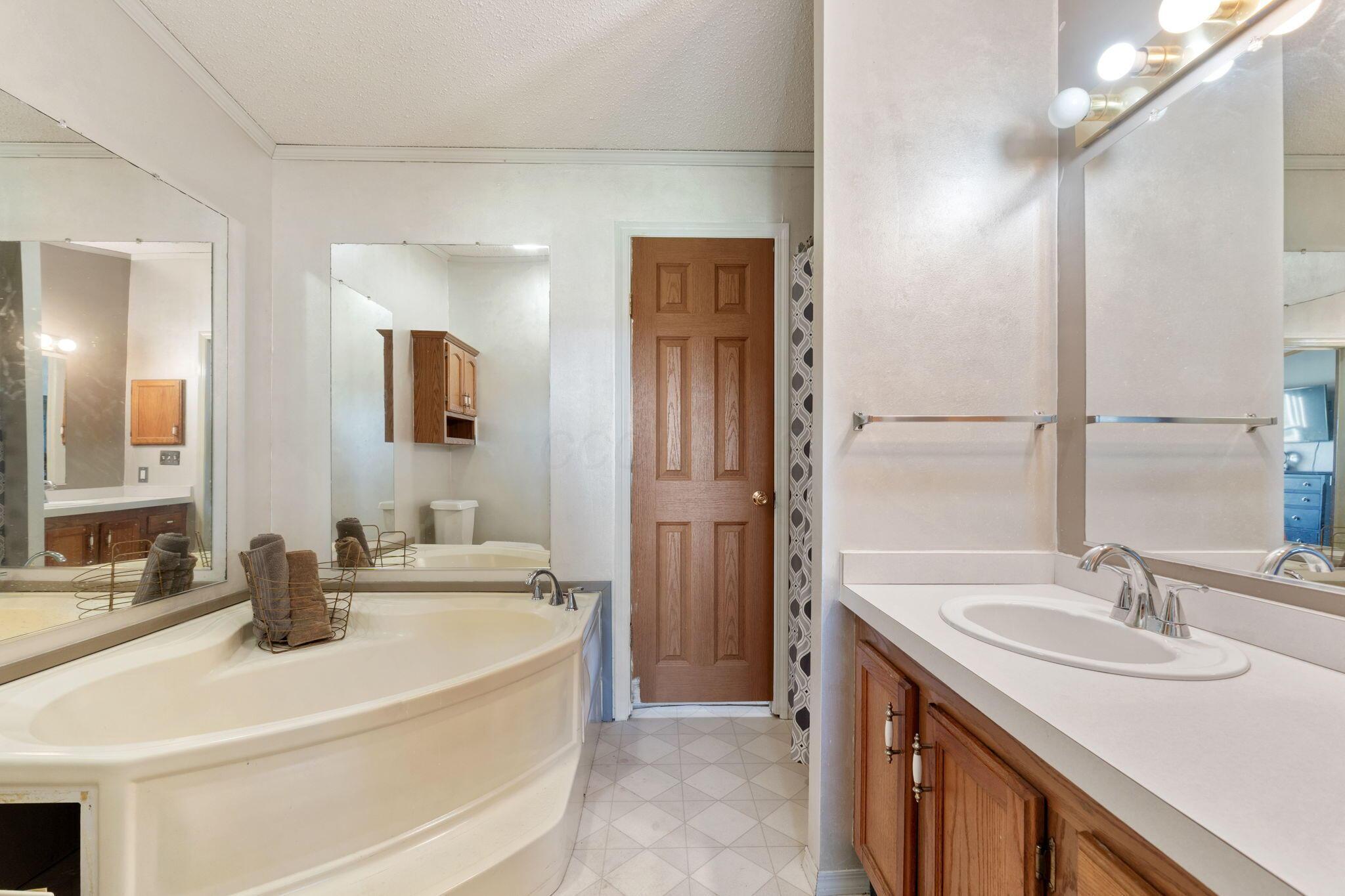 22273 County Road 240 Mount Victory, OH 43340 - Photo 33 of 50 22273 county road 240 (Interior)-23