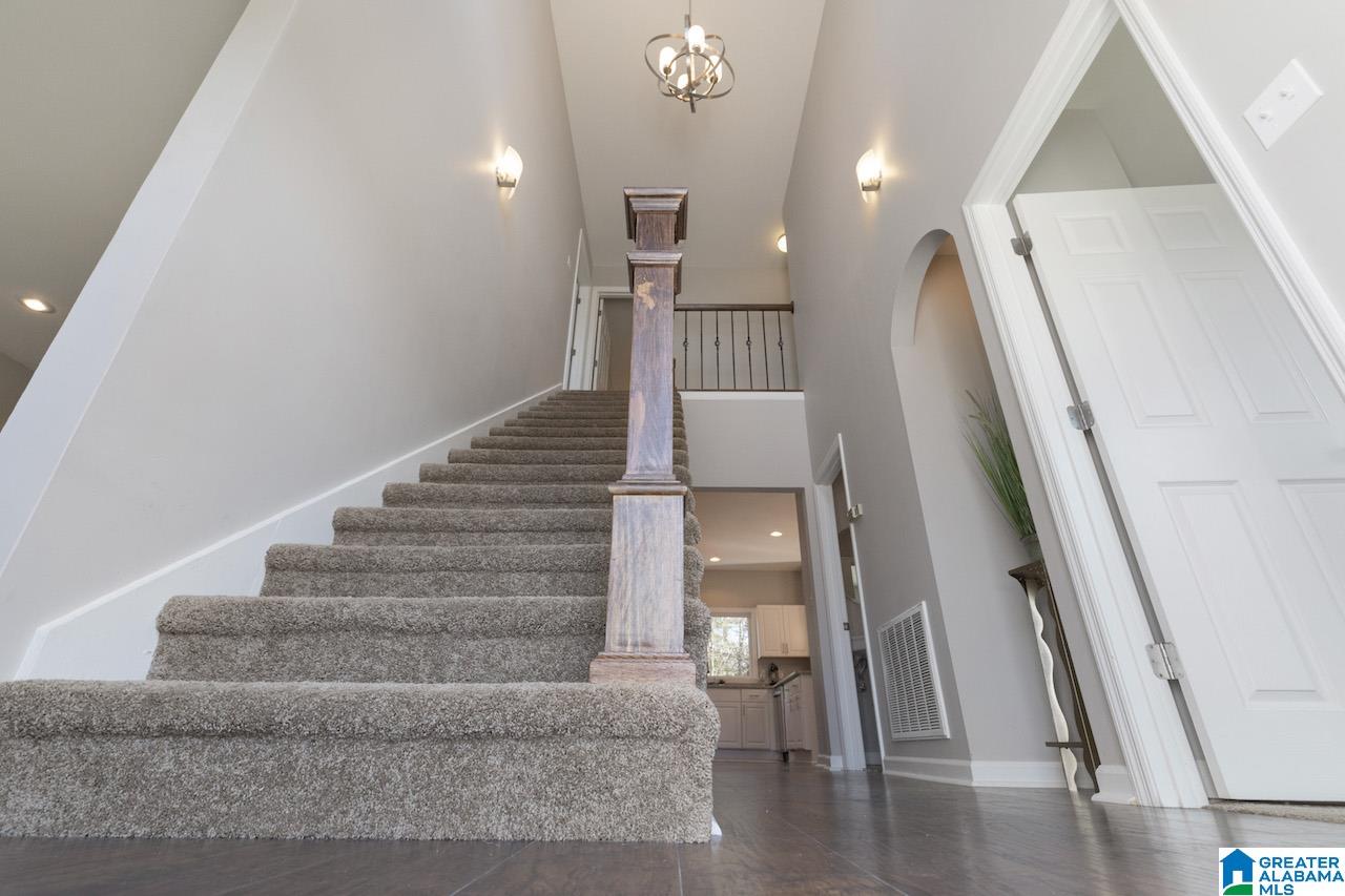 1609 Ridgefield Lane Birmingham, AL 35215 - Photo 4 of 32