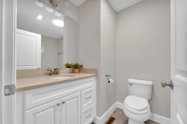 $619,900 | 5 Sunset Lane, Unit A, Brentwood, NH 03833