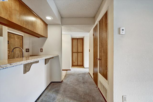 $349,950 | 400 Davis Street, Unit 103, San Leandro, CA 94577