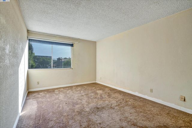 $349,950 | 400 Davis Street, Unit 103, San Leandro, CA 94577