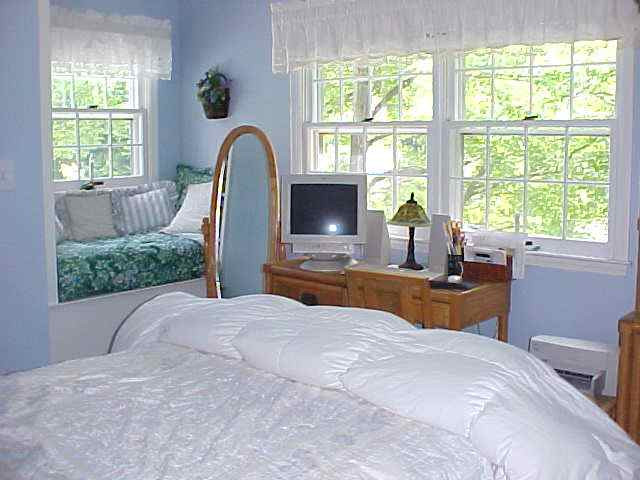 1381 Rowe Road Niskayuna, NY 12309 - Photo 8 of 10 Photo 8