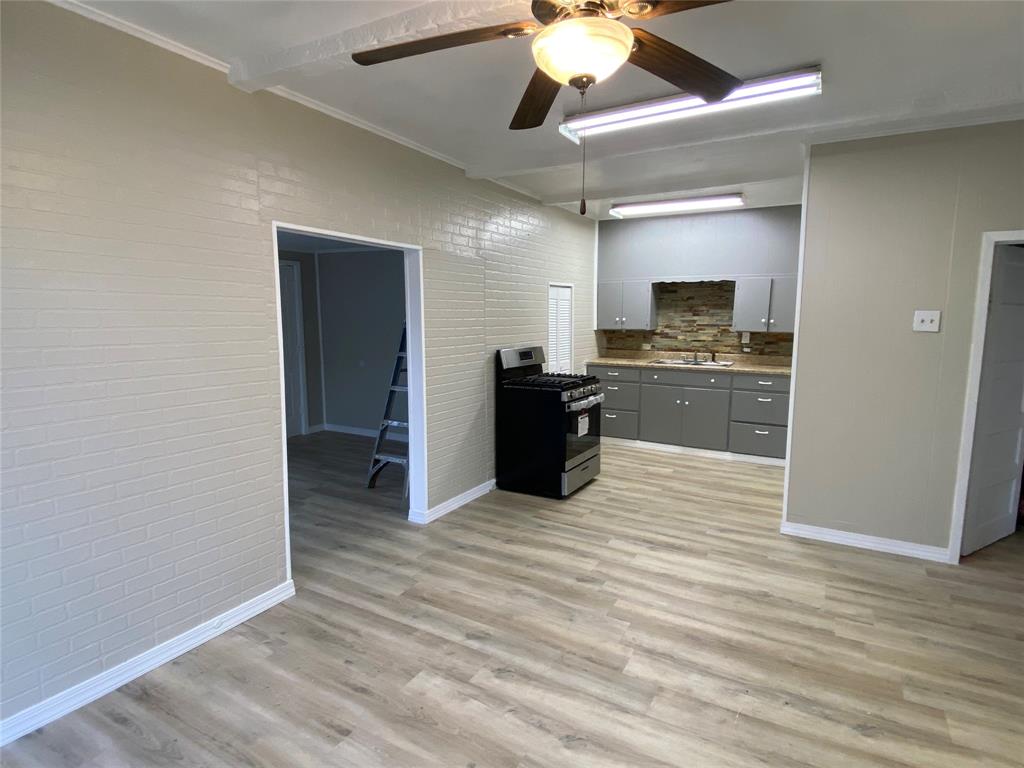 105 South 3rd Street Sanger, TX 76266 - Photo 2 of 14