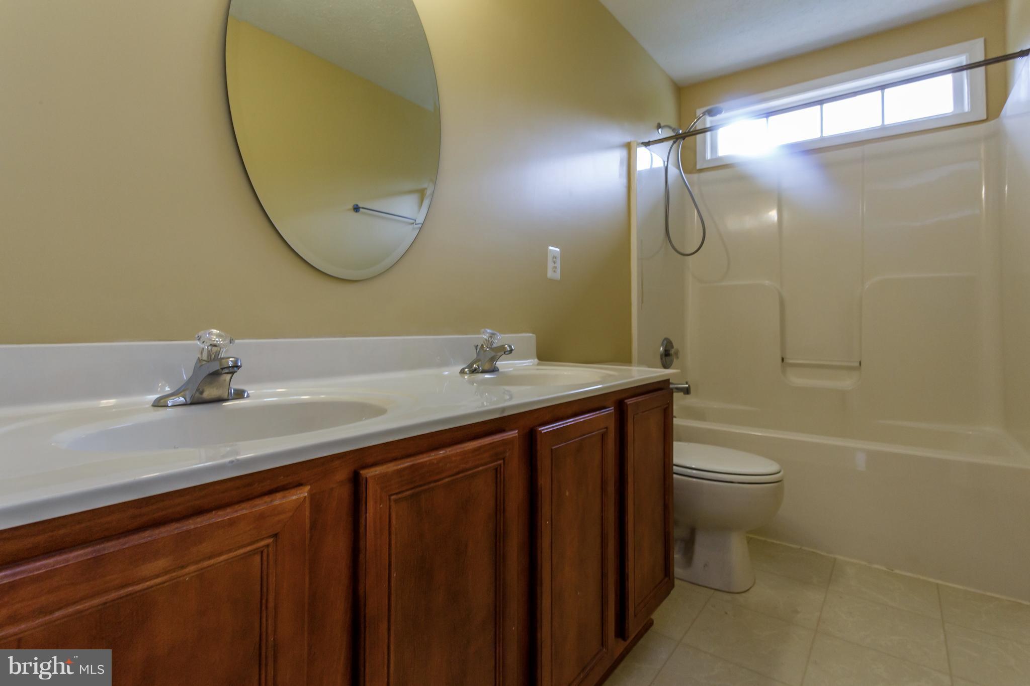 35250 Pheasant Ridge Road Locust Grove, VA 22508 - Photo 15 of 30 family bath
