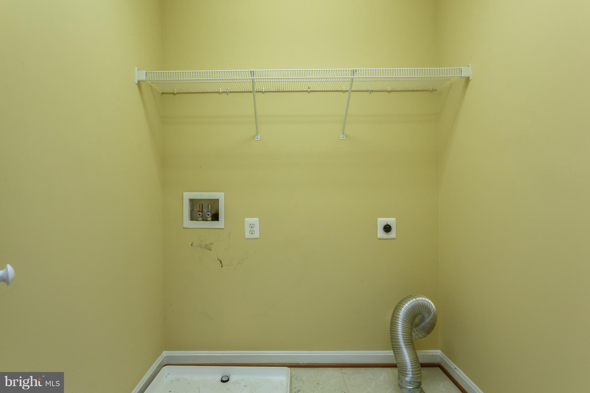 35250 Pheasant Ridge Road Locust Grove, VA 22508 - Photo 17 of 30 laundry room bedroom level