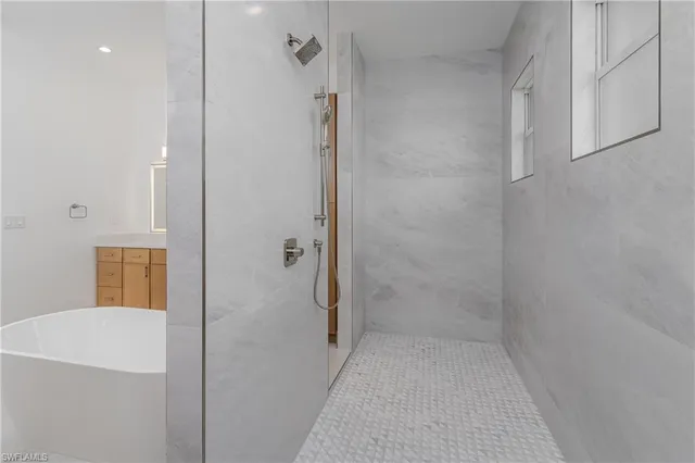 $3,499,900 | 2854 Coach House Way, Naples, FL 34105