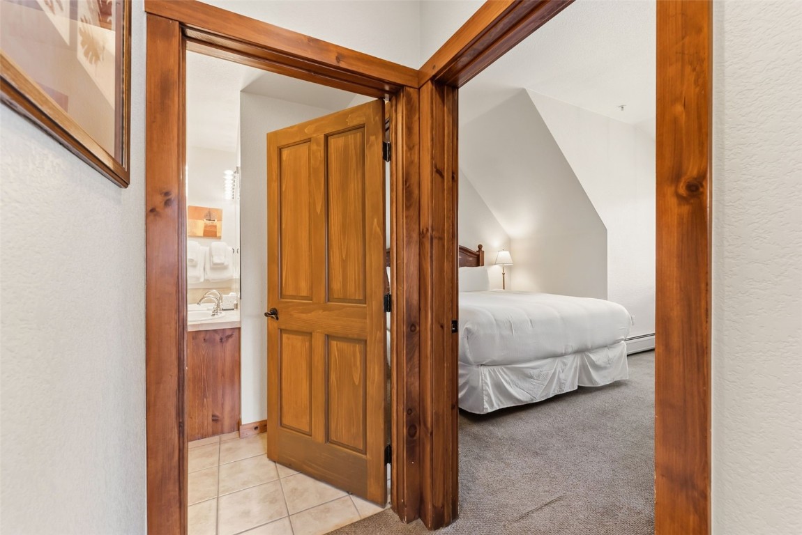 505 South Main Street, Unit 2403 Breckenridge, CO 80424 - Photo 15 of 29 a en suite bathroom with a sink