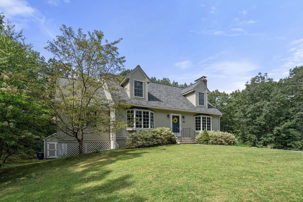 21 Davis Road Tyngsboro, MA 01879 - Photo 2 of 32 Gallery Image 2
