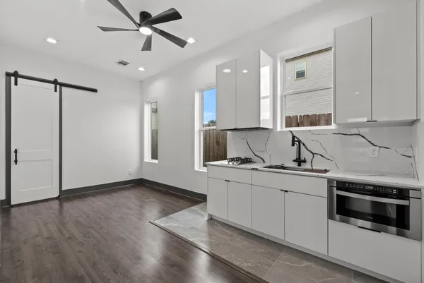 $679,000 | 3114 Clay Street, Houston, TX 77003