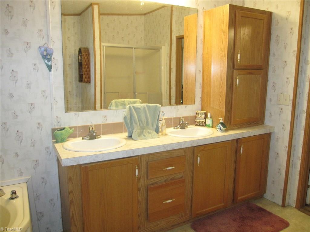 614 Essick Road Lexington, NC 27295 - Photo 14 of 18 Gallery Image 14