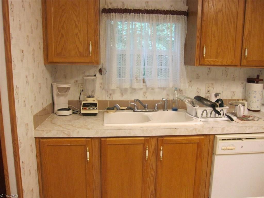 614 Essick Road Lexington, NC 27295 - Photo 3 of 18 Gallery Image 3