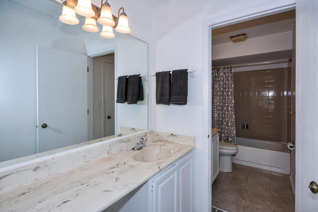 445 Old Surrey Road Hinsdale, IL 60521 - Photo 21 of 29
