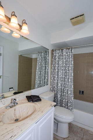 445 Old Surrey Road Hinsdale, IL 60521 - Photo 23 of 29