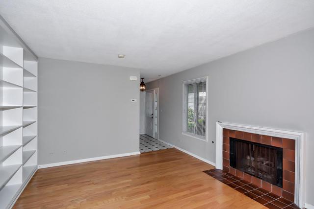 445 Old Surrey Road Hinsdale, IL 60521 - Photo 5 of 29