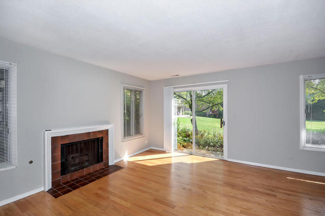 445 Old Surrey Road Hinsdale, IL 60521 - Photo 6 of 29