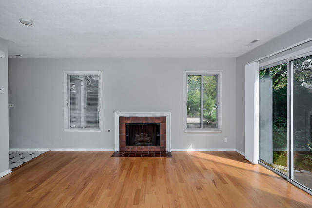 445 Old Surrey Road Hinsdale, IL 60521 - Photo 7 of 29
