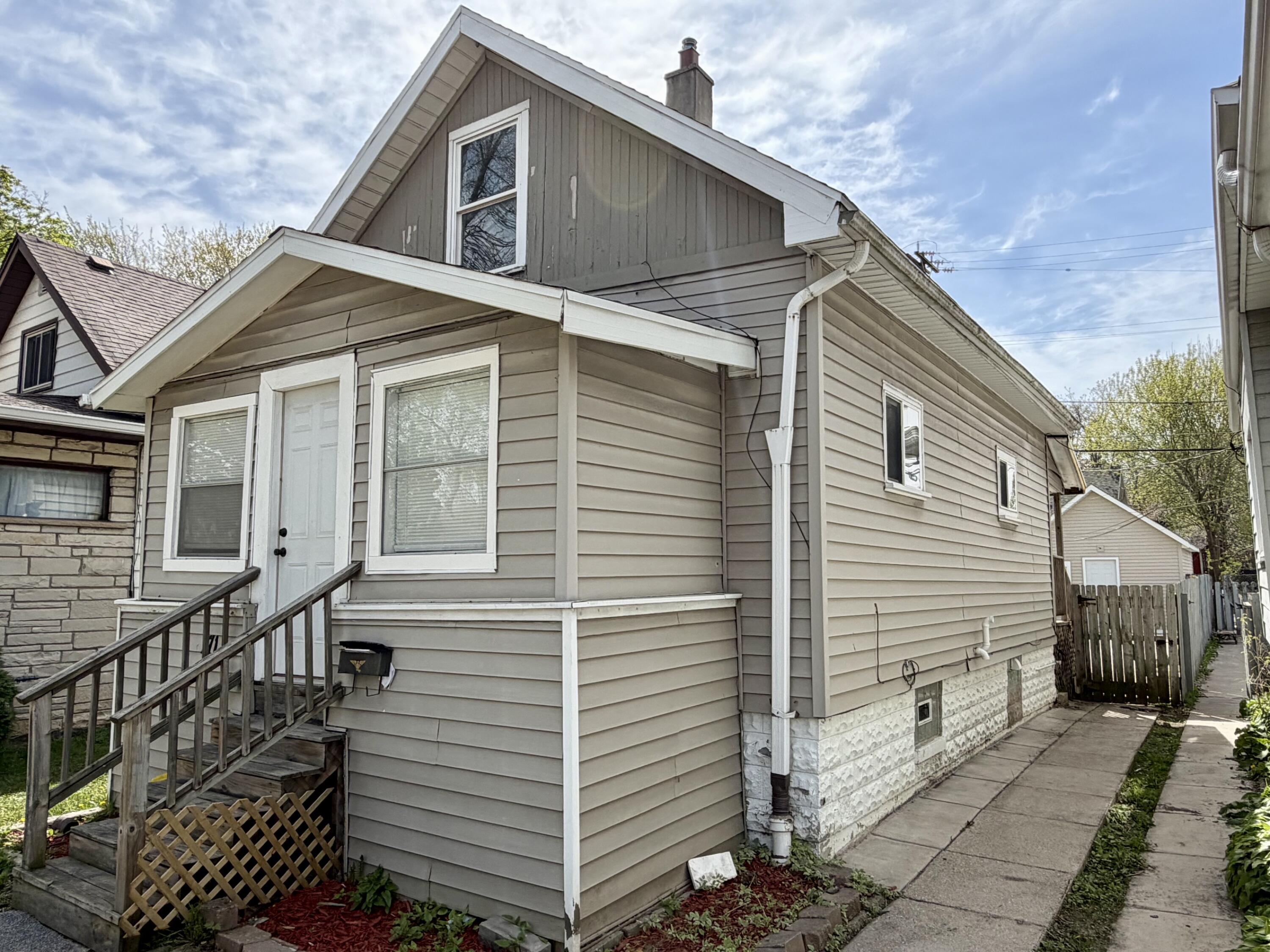 171 South 64th Street Milwaukee, WI 53214 - Photo 1 of 17 Vinyl Siding