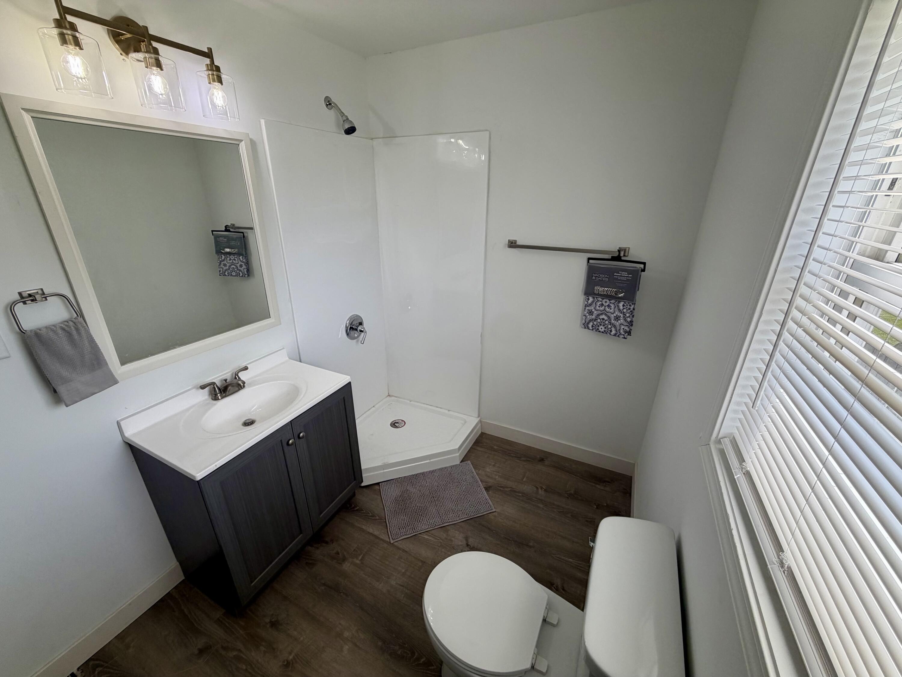 171 South 64th Street Milwaukee, WI 53214 - Photo 6 of 17 Bathroom