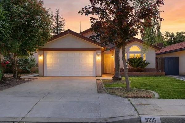 $389,900 | 5215 West Fremont Avenue, Fresno, CA 93722