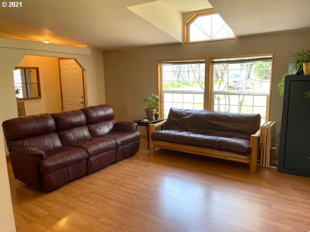 13494 Southwest Campbell Road Hillsboro, OR 97123 - Photo 4 of 32