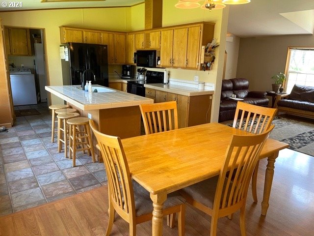 13494 Southwest Campbell Road Hillsboro, OR 97123 - Photo 6 of 32