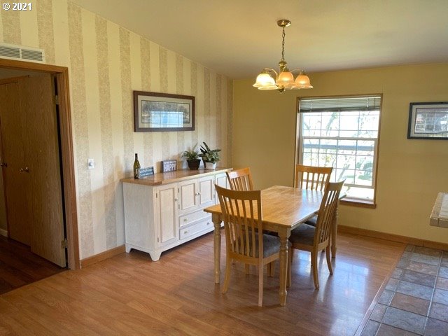 13494 Southwest Campbell Road Hillsboro, OR 97123 - Photo 7 of 32