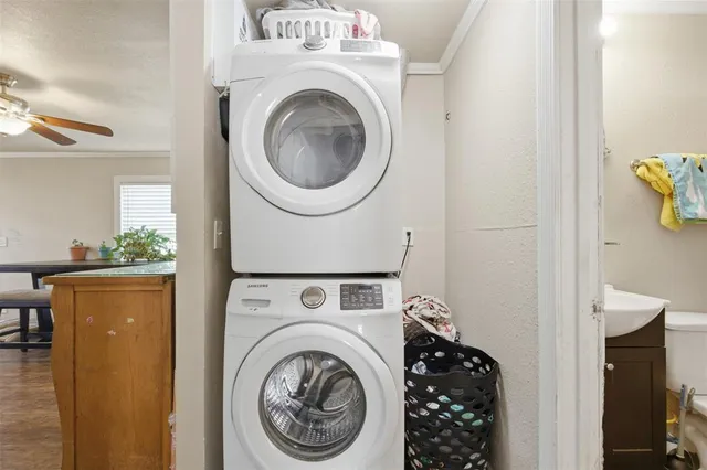 a view of washer and dryer in a utility room