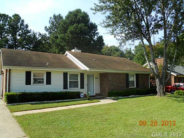 8218 Country Oaks Road Charlotte, NC 28227 - Photo 1 of 6