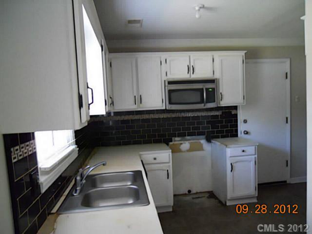 8218 Country Oaks Road Charlotte, NC 28227 - Photo 2 of 6
