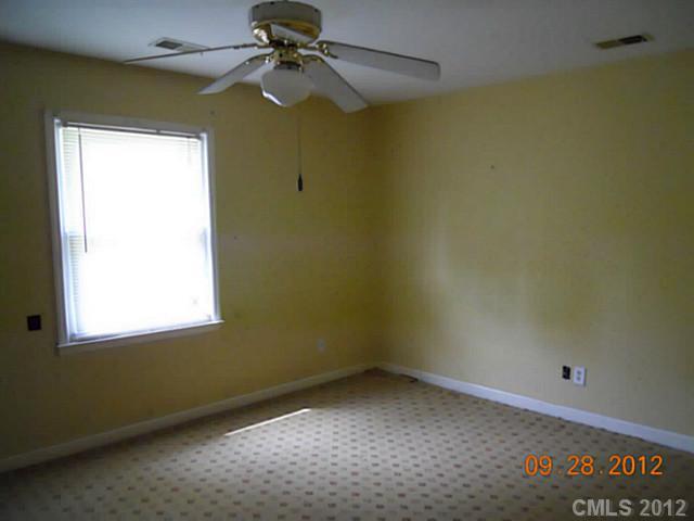 8218 Country Oaks Road Charlotte, NC 28227 - Photo 4 of 6