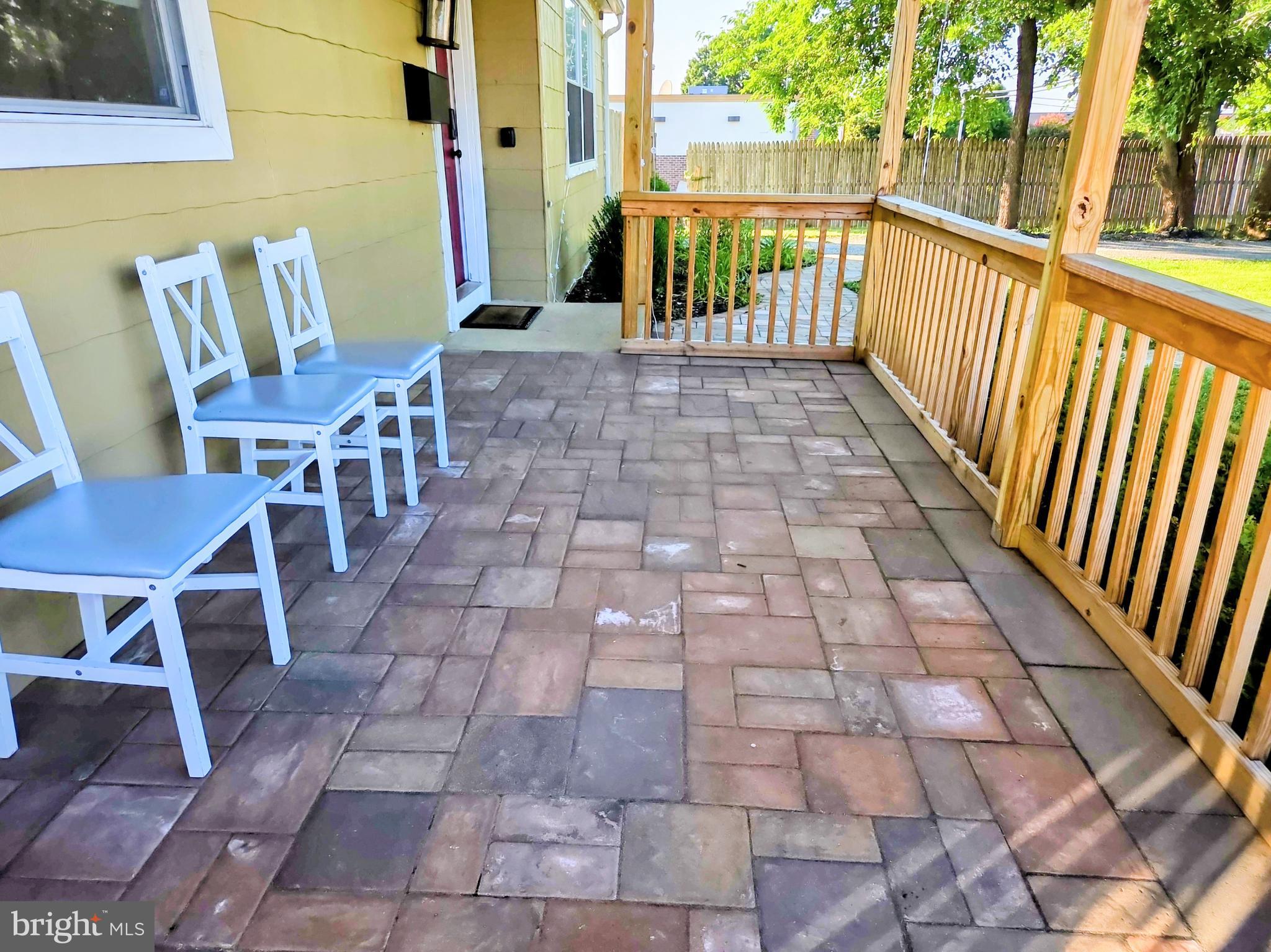 56 Morris Road New Castle, DE 19720 - Photo 4 of 18 Front Porch