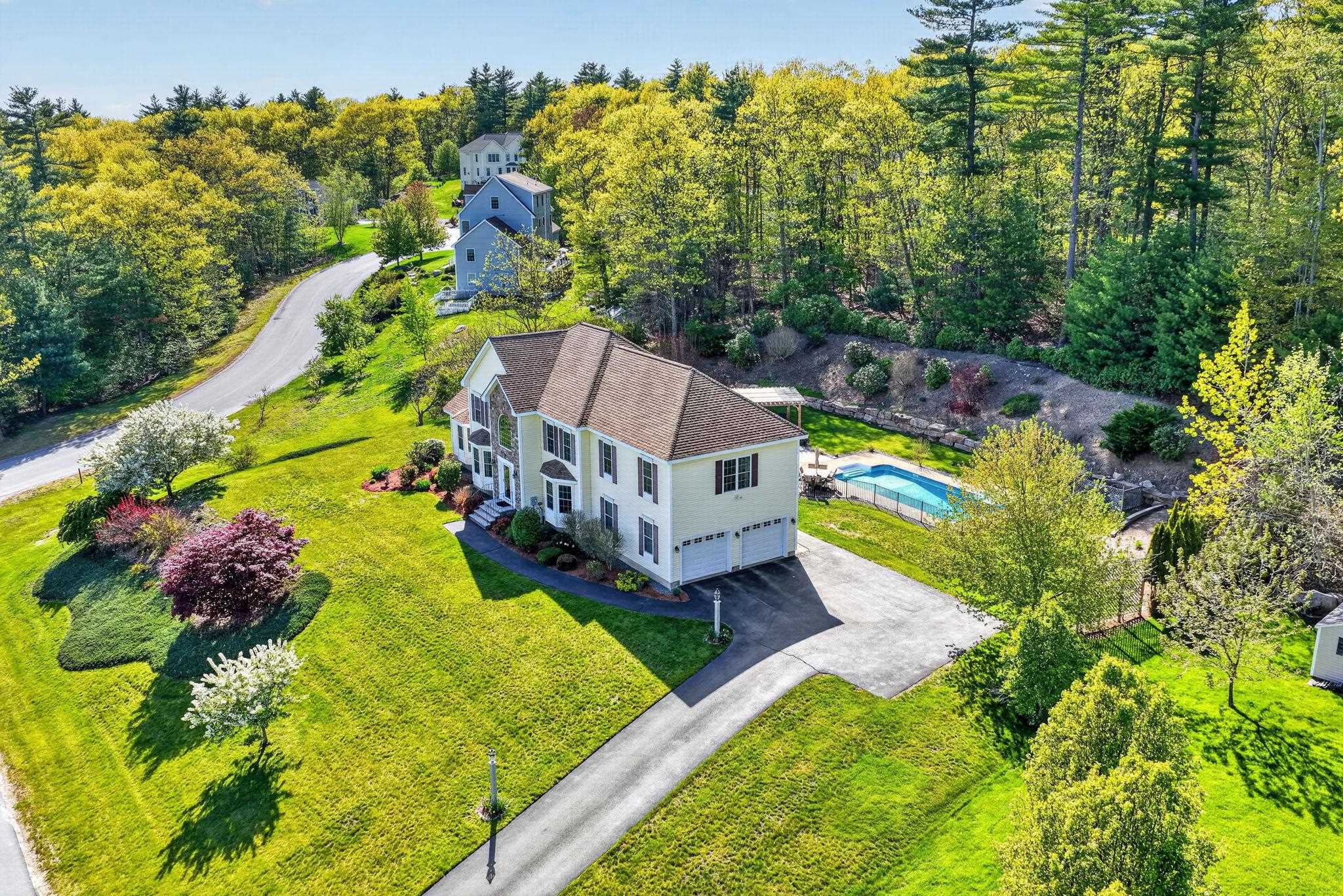 5 Cobblestone Road Pelham, NH 03076 - Photo 4 of 60