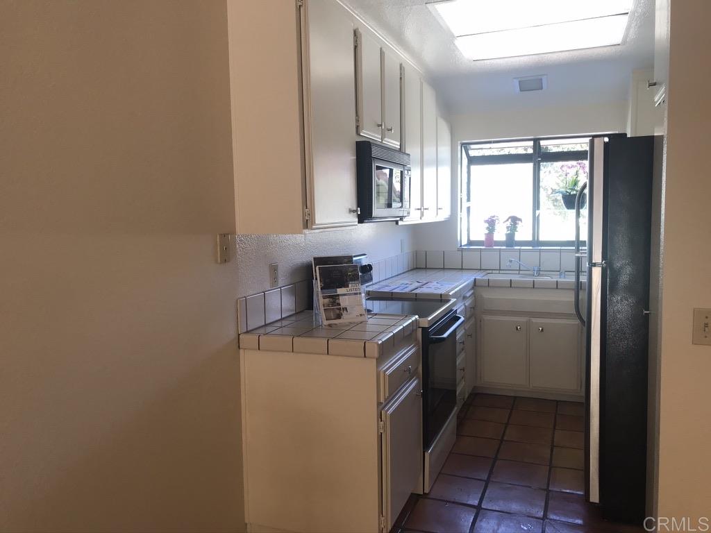 1933 Springdale Lane Encinitas, CA 92024 - Photo 5 of 21
