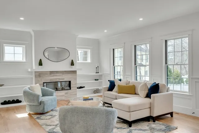 $2,599,000 | 17 Hamilton Road, Lexington, MA 02420