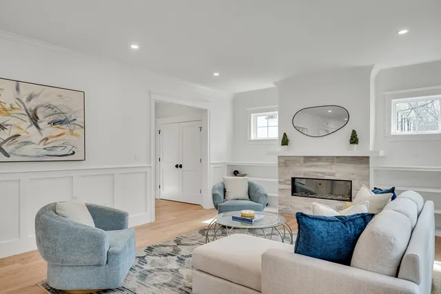 $2,599,000 | 17 Hamilton Road, Lexington, MA 02420