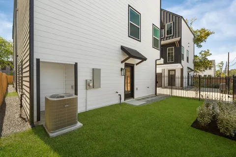 $454,900 | 719 Thornton Road, Unit A, Houston, TX 77018