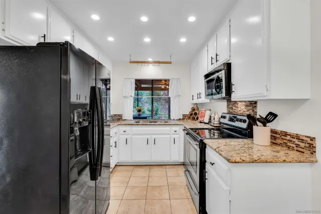 $650,000 | 2015 Daren Glen, Escondido, CA 92026