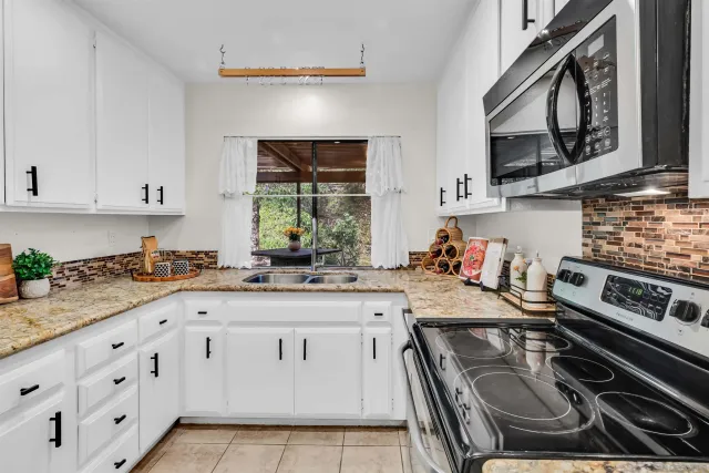 $650,000 | 2015 Daren Glen, Escondido, CA 92026